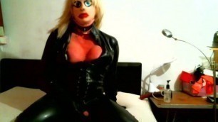 RUBBER JEN FUCKS HER PUSSY red shoes shiny fun