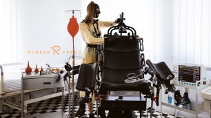 Rubber Mistress prepares the Clinic for Examination